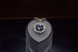 Hope Diamond cursed objects in history example