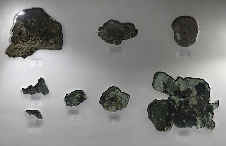 X-ray composite mapping of the Antikythera Mechanism showing the internal 37-gear system.