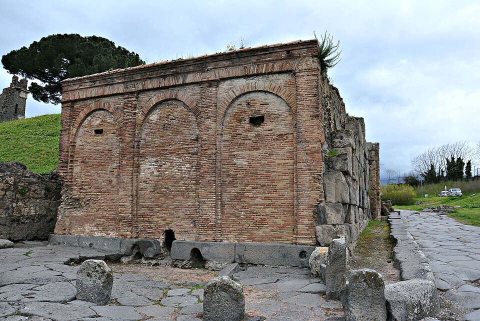 Interior brickwork of the Castellum Aquae in Pompeii.